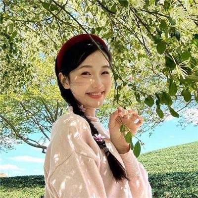 村里来了个直播女神